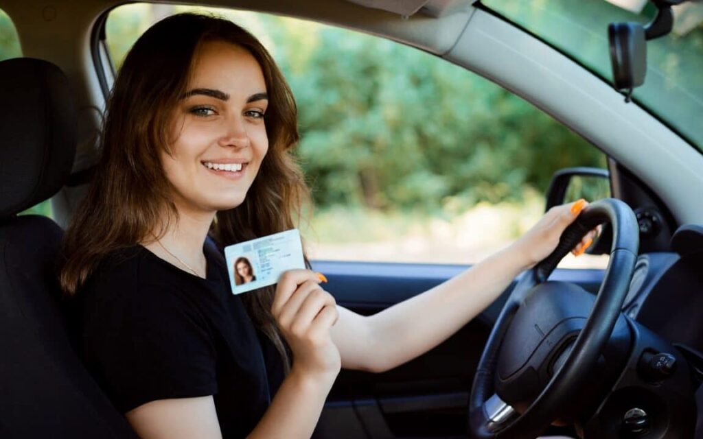 jovem motorista